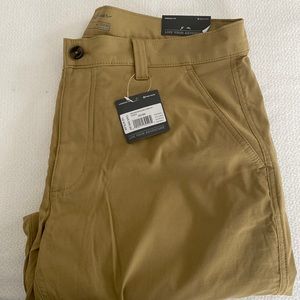 Eddie Bauer Classic/Straight 35/30 horizon guide chino